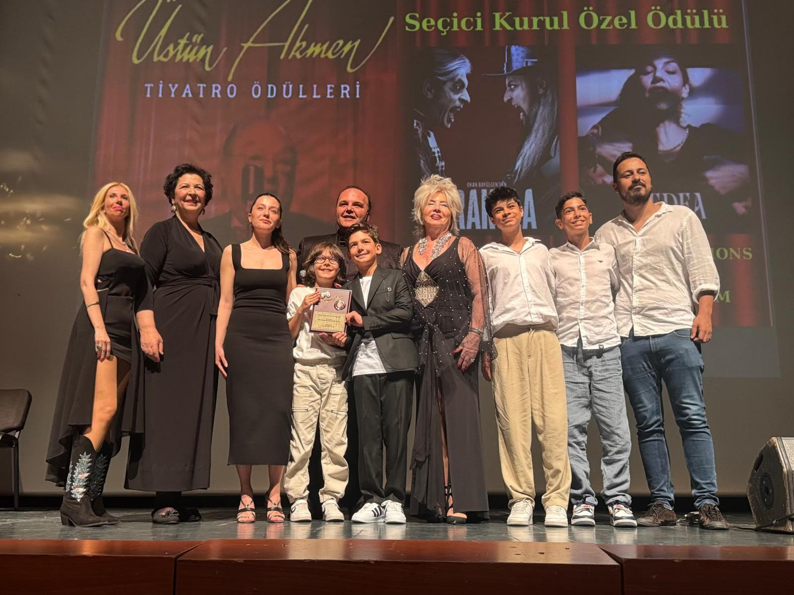 Yılın kültür sanata katkı ödülü Kadıköy Belediyesi’ne